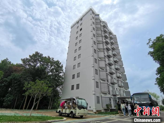 遠大活樓整體外觀。　梁山 攝
