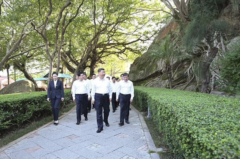 △2024年10月15日，習近平總書記在福建省漳州市東山縣關帝文化產業園考察。